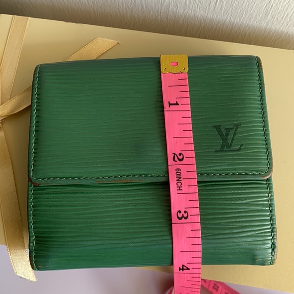 Louis Vuitton Epi Tri- Fold Wallet - Picture 8 of 13